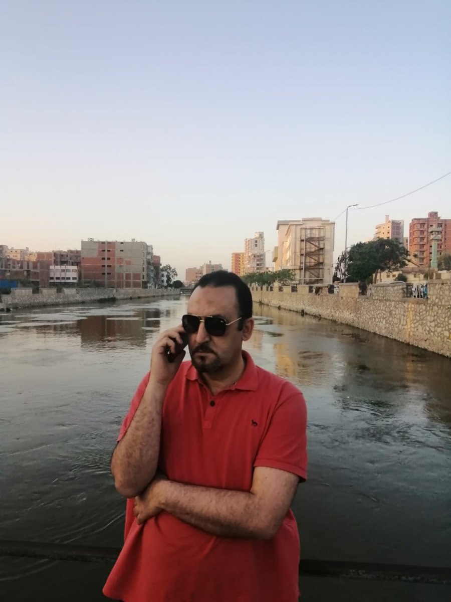 الاعلامي عصام كمال Cover Image